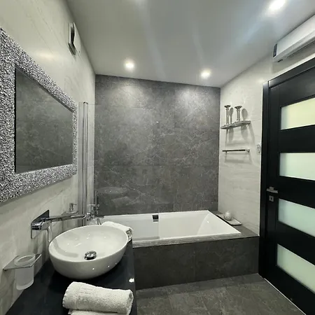 4 Mit 2 Schlafzimmern Und Meerblick