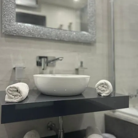 4 Mit 2 Schlafzimmern Und Meerblick *