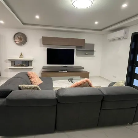 Apartment 4, Mit 2 Schlafzimmern Und Meerblick