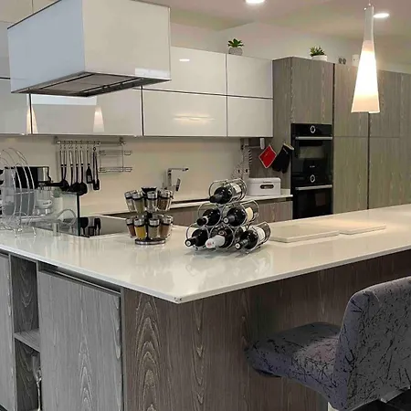 4, Mit 2 Schlafzimmern Und Meerblick Apartment *