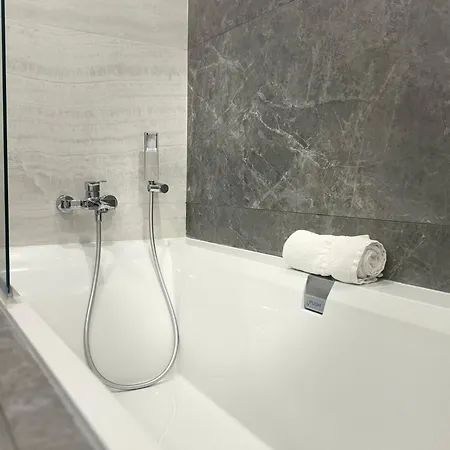 4, Mit 2 Schlafzimmern Und Meerblick Apartman *